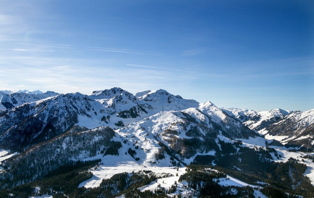 Fieberbrunn aus der Vogelperspektive: Gipfel in der Felsen- und Berglandschaft in Fieberbrunn in Tirol, Österreich