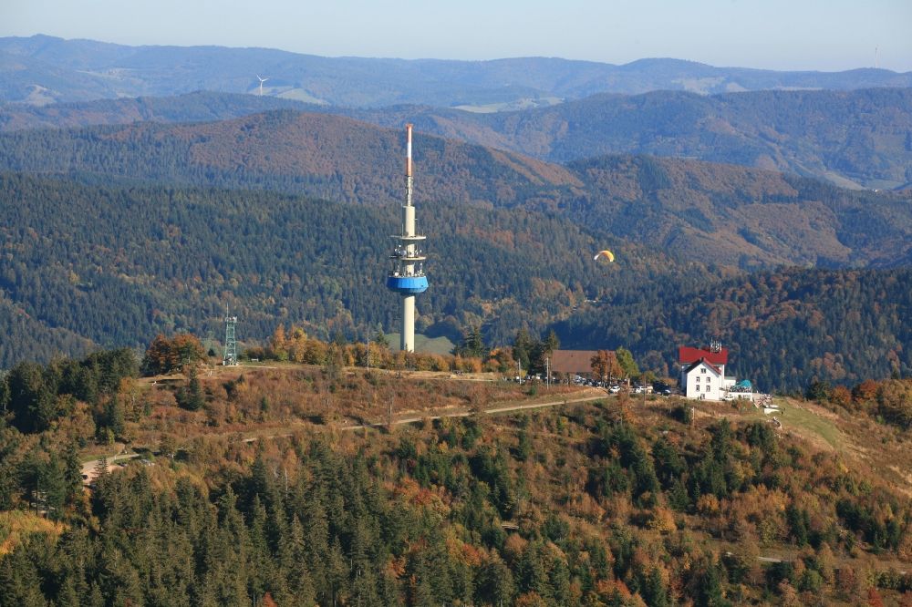 Luftbild Schliengen - Gipfel des Hochblauen oder Blauen in der Berglandschaft des Südschwarzwaldes in Schliengen im Bundesland Baden-Württemberg, Deutschland