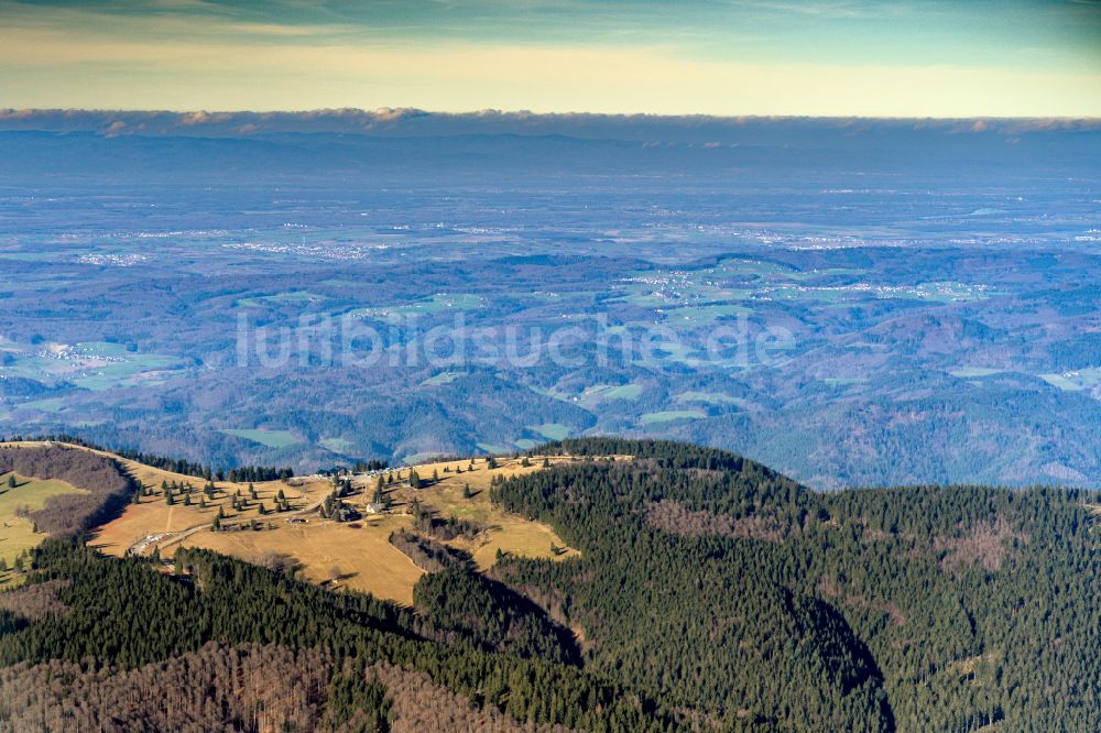 Simonswald aus der Vogelperspektive: Gipfel des Kandel in der Berglandschaft im Ortsteil Sankt Peter in Waldkirch im Bundesland Baden-Württemberg