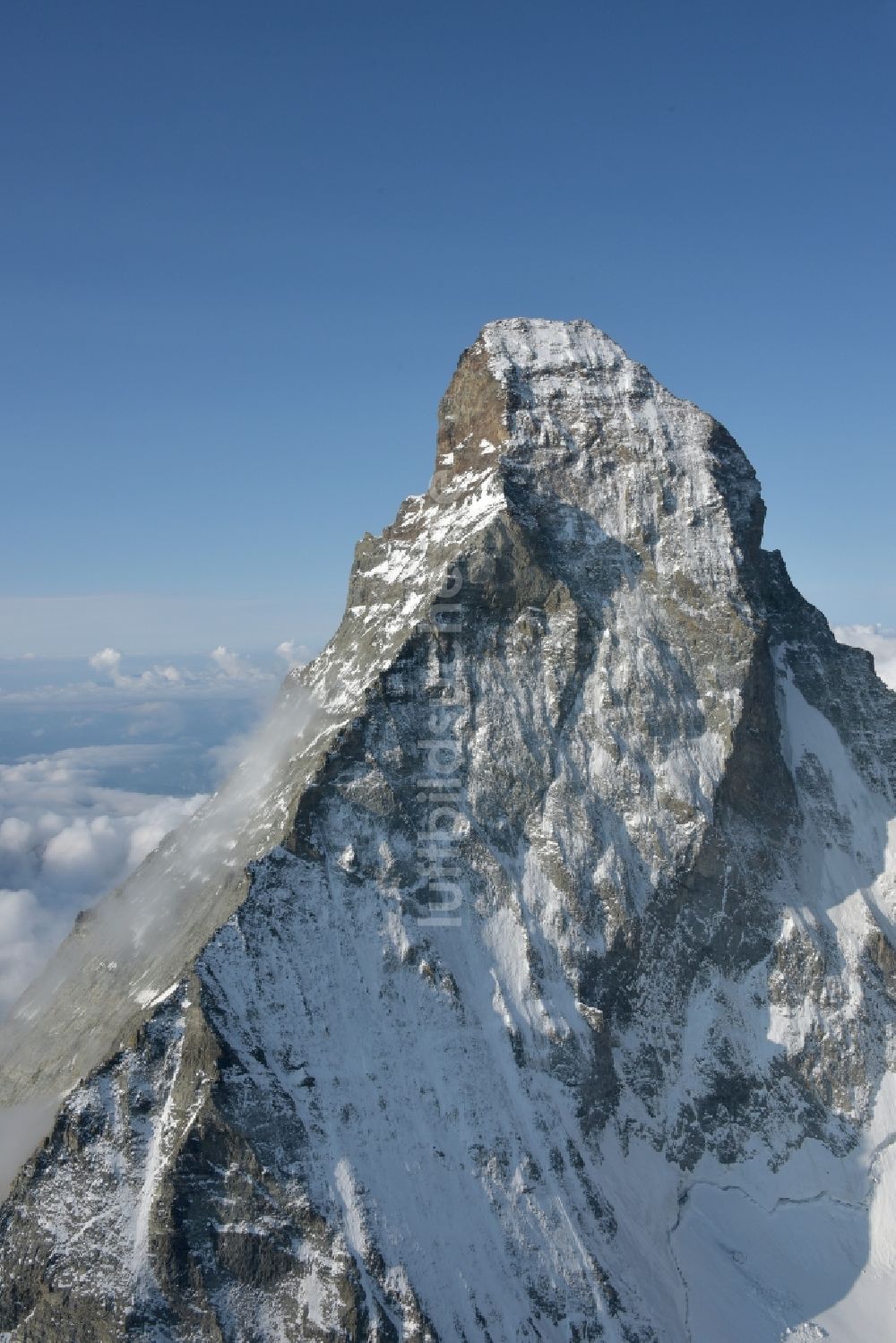 Zermatt aus der Vogelperspektive: Gipfel des Matterhorn in der Felsen- und Berglandschaft in Zermatt im Kanton Wallis, Schweiz