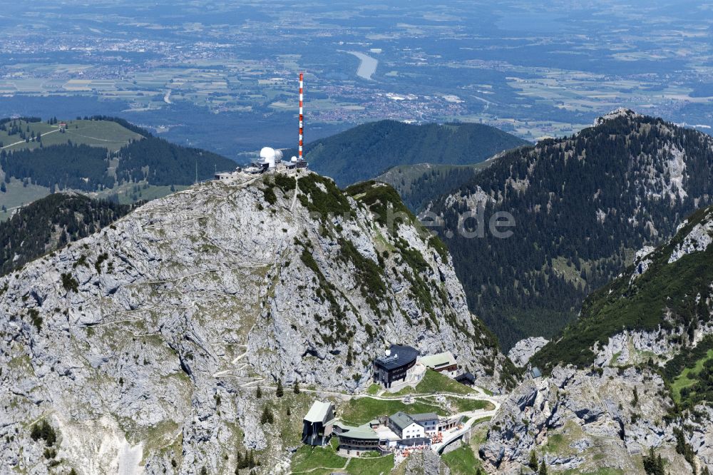 Luftaufnahme Bayrischzell - Gipfel des Wendelsteinmassivs in den Alpen bei Bayrischzell im Bundesland Bayern