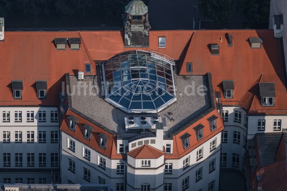 Luftbild Leipzig - Glasdach auf einem Gebäude in der Goethestraße in Leipzig im Bundesland Sachsen, Deutschland