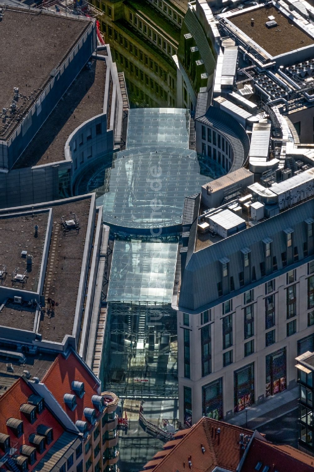 Leipzig aus der Vogelperspektive: Glasdach des Einkaufzentrum Petersbogen in Leipzig im Bundesland Sachsen, Deutschland