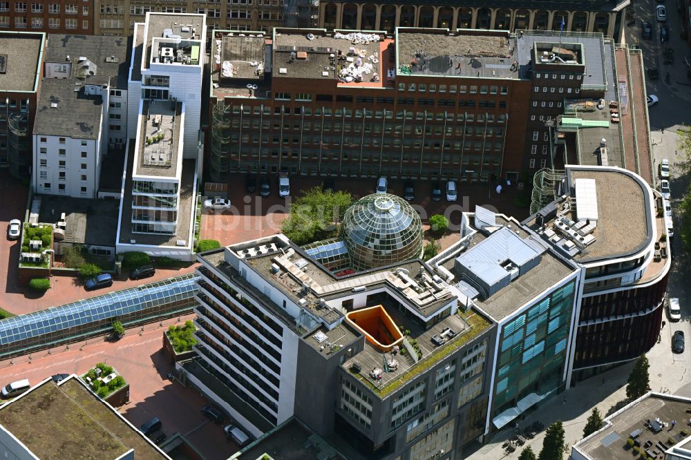Luftbild Hamburg - Glasdächer des Einkaufszentrum Galleria Die Passage in der Hamburger Innenstadt in Hamburg, Deutschland