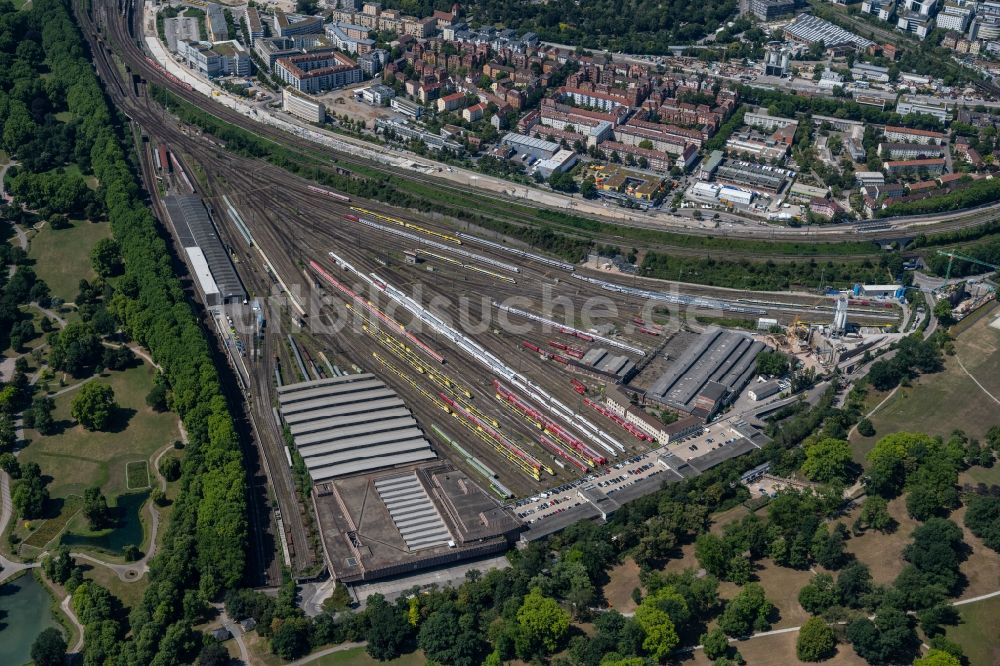 Luftaufnahme Stuttgart - Gleisanlagen der Deutschen Bahn AG am Depot des Betriebswerkes Am Rosensteinpark in Stuttgart im Bundesland Baden-Württemberg, Deutschland
