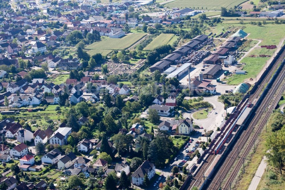 Luftbild Appenweier - Gleisverlauf und Bahnhofsgebäude der Deutschen Bahn in Appenweier im Bundesland Baden-Württemberg