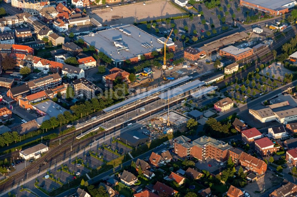 Coesfeld von oben - Gleisverlauf und Bahnhofsgebäude der Deutschen Bahn in Coesfeld im Bundesland Nordrhein-Westfalen, Deutschland