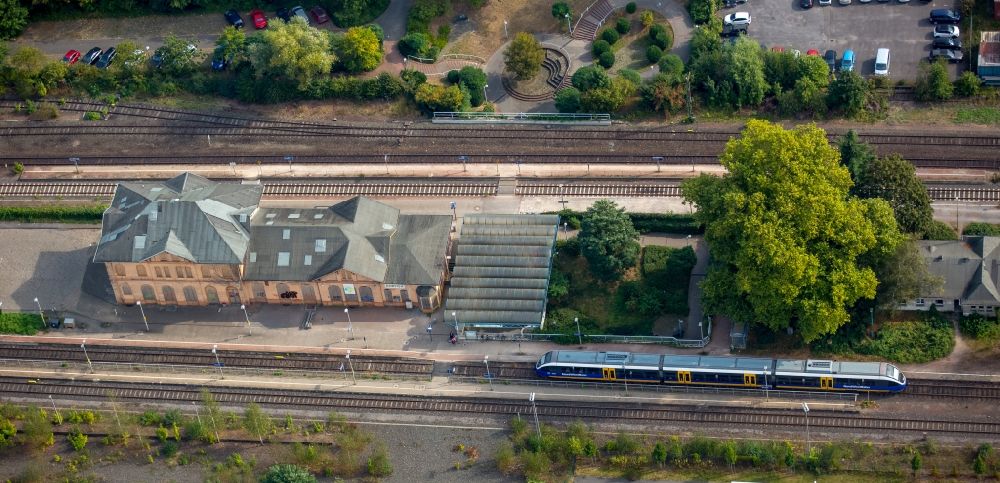 Luftaufnahme Dorsten - Gleisverlauf und Bahnhofsgebäude der Deutschen Bahn in Dorsten im Bundesland Nordrhein-Westfalen