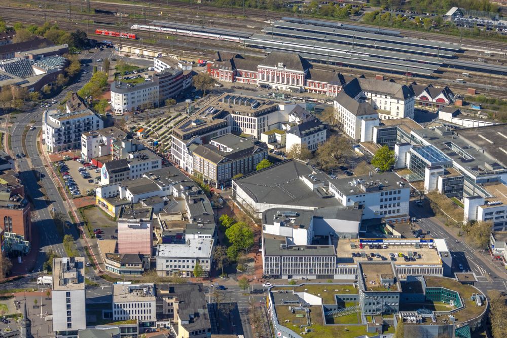 Luftbild Hamm - Gleisverlauf und Bahnhofsgebäude der Deutschen Bahn in Hamm im Bundesland Nordrhein-Westfalen, Deutschland