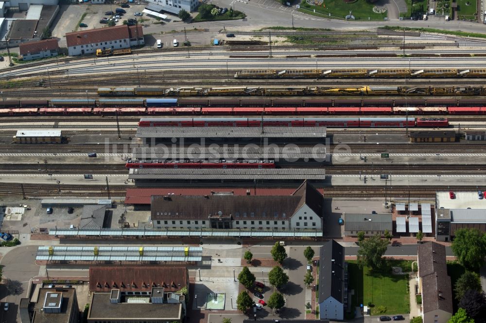 Luftbild Donauwörth - Gleisverlauf, Bahnhofsgebäude und Rangierbahnhof der Deutschen Bahn in Donauwörth im Bundesland Bayern, Deutschland