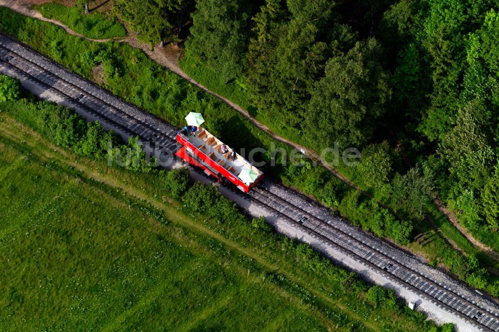 Luftbild Mellenbach-Glasbach - Gleisverlauf der Oberweißbacher Berg- u. Schwarzatalbahn in Mellenbach-Glasbach im Bundesland Thüringen, Deutschland