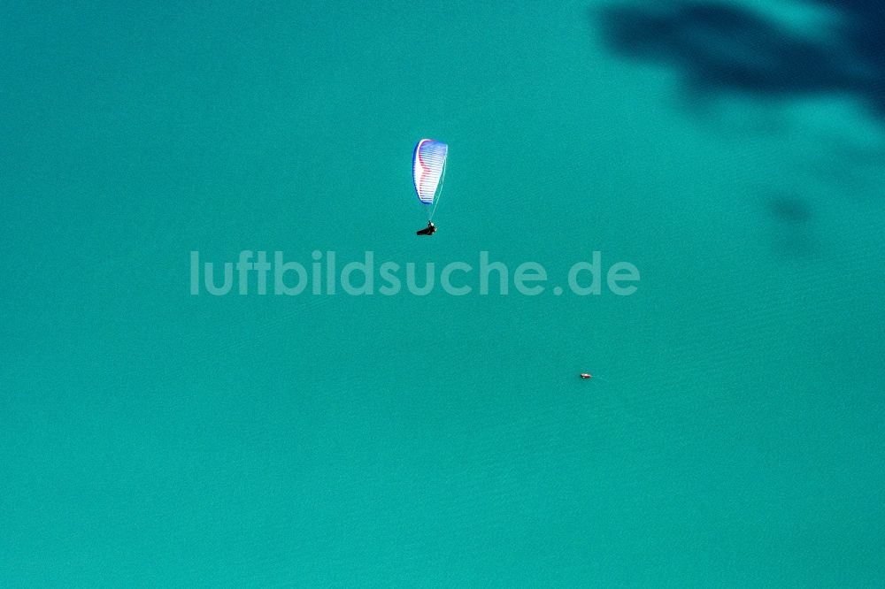 Gschwand von oben - Gleitschirmflieger am Wolfgangsee