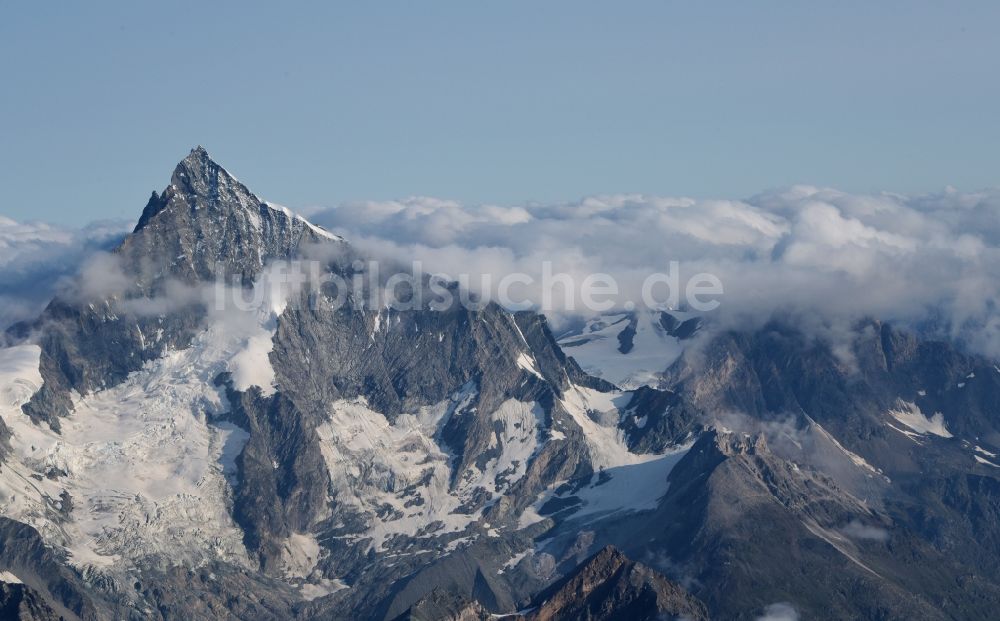 Randa aus der Vogelperspektive: Gletscher am Weisshorn in der Felsen- und Berglandschaft in Randa im Kanton Wallis, Schweiz