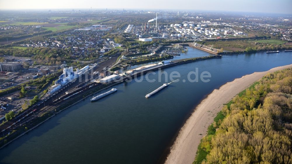 Köln aus der Vogelperspektive: Godorfer Hafen bei Wesseling im Bundesland Nordrhein-Westfalen, Deutschland