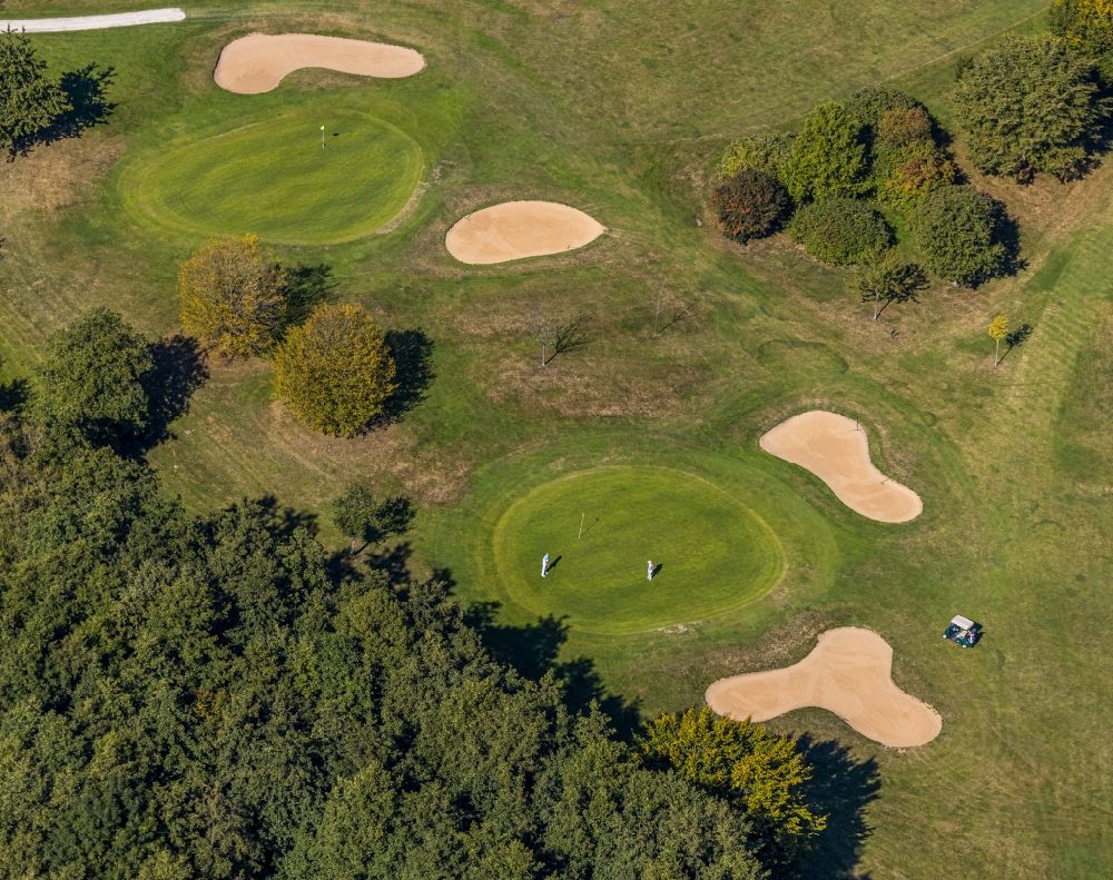 Bad Driburg aus der Vogelperspektive: Golfplatz des Bad Driburger Golfclub an der Georg-Nave-Straße in Bad Driburg im Bundesland Nordrhein-Westfalen, Deutschland