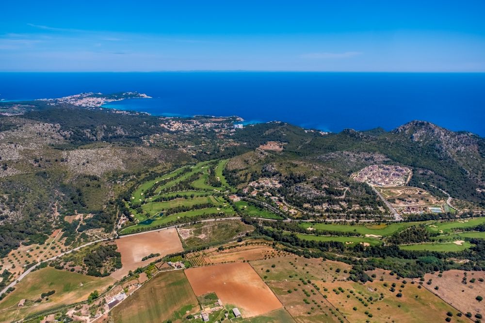Capdepera aus der Vogelperspektive: Golfplatz des Canyamel Golfplatz an der Avenida d'es Cap Vermell in Capdepera in Islas Baleares, Spanien
