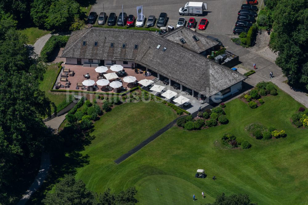 Feldafing aus der Vogelperspektive: Golfplatz und Gebäude des Golf-Club Feldafing e.V. in Feldafing im Bundesland Bayern, Deutschland
