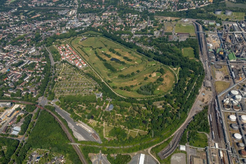 Gelsenkirchen aus der Vogelperspektive: Golfplatz in Gelsenkirchen im Bundesland Nordrhein-Westfalen