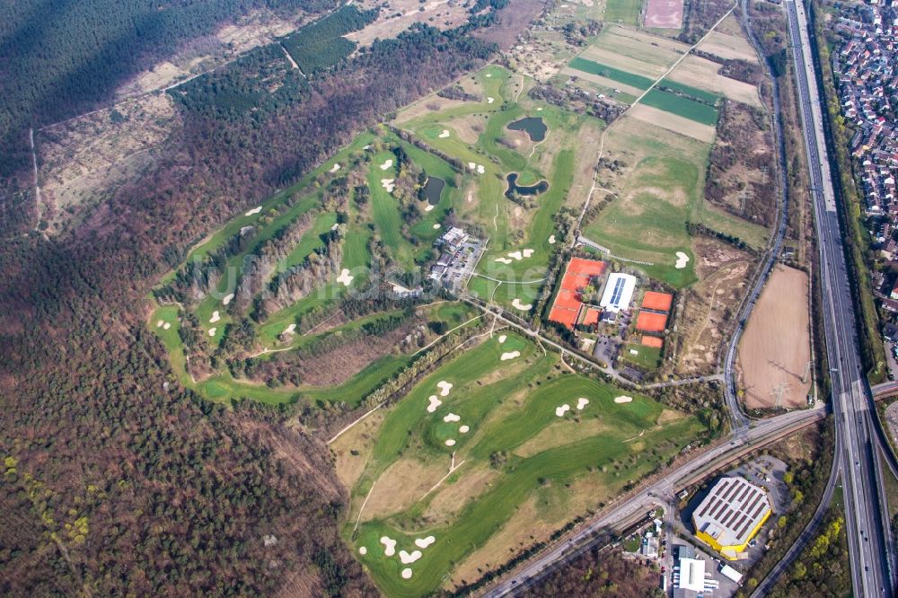 Viernheim von oben - Golfplatz des Golf Club Mannheim-Viernheim 1930 e.V. in Viernheim im Bundesland Hessen, Deutschland