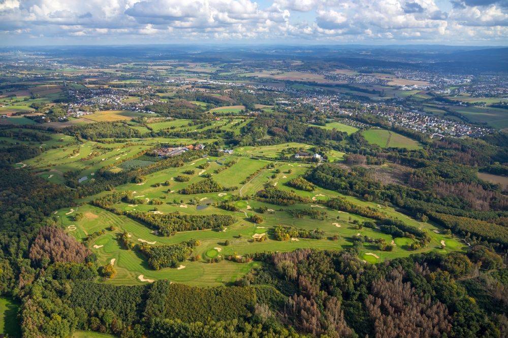 Fröndenberg/Ruhr von oben - Golfplatz Golf-Club Unna-Fröndenberg e.V. in Fröndenberg/Ruhr im Bundesland Nordrhein-Westfalen, Deutschland