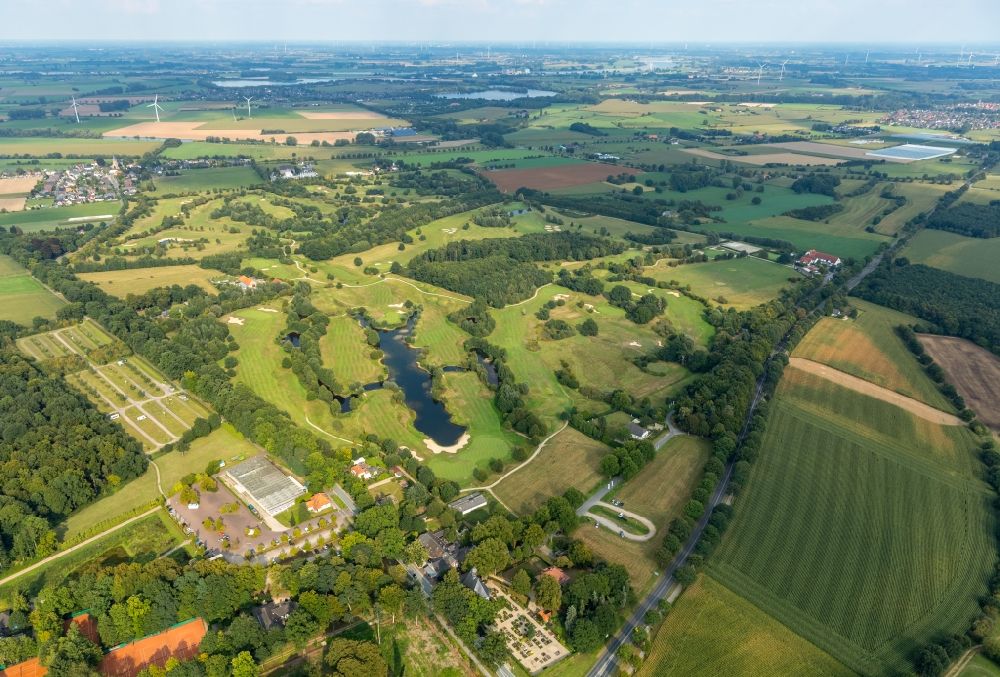 Bedburg-Hau von oben - Golfplatz der Golf International Moyland GmbH & Co.KG an der Moyländer Allee in Bedburg-Hau im Bundesland Nordrhein-Westfalen, Deutschland