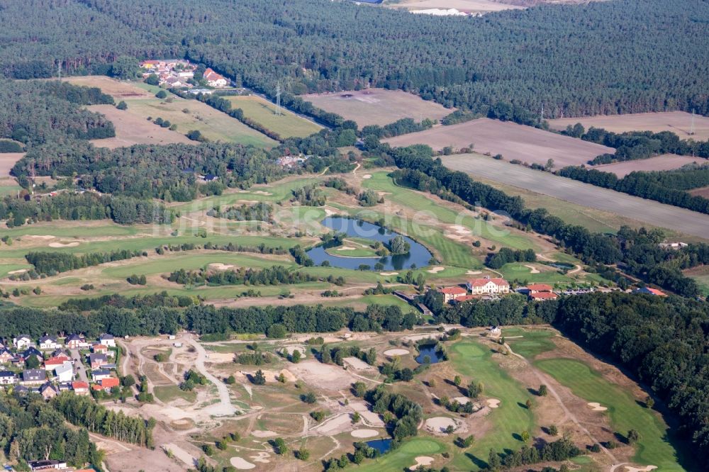 Adendorf aus der Vogelperspektive: Golfplatz Golf Resort Adendorf in Adendorf im Bundesland Niedersachsen, Deutschland