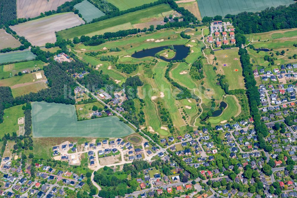 Adendorf von oben - Golfplatz Golf Resort Adendorf in Adendorf im Bundesland Niedersachsen, Deutschland
