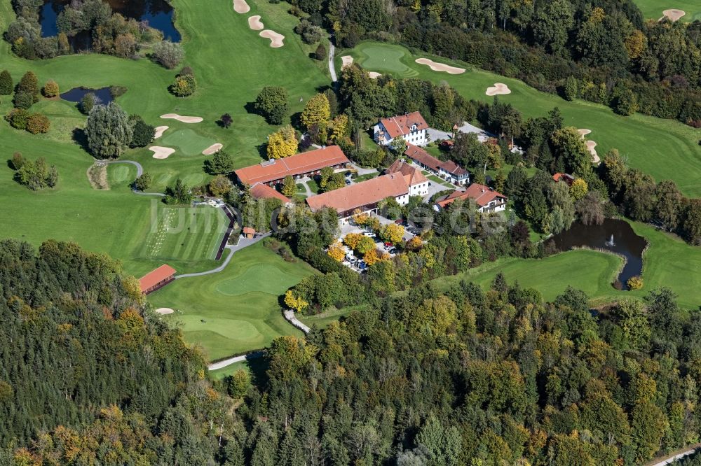 Egling aus der Vogelperspektive: Golfplatz Riedhof, des Golfclub München Riedhof e.V in Egling im Bundesland Bayern, Deutschland