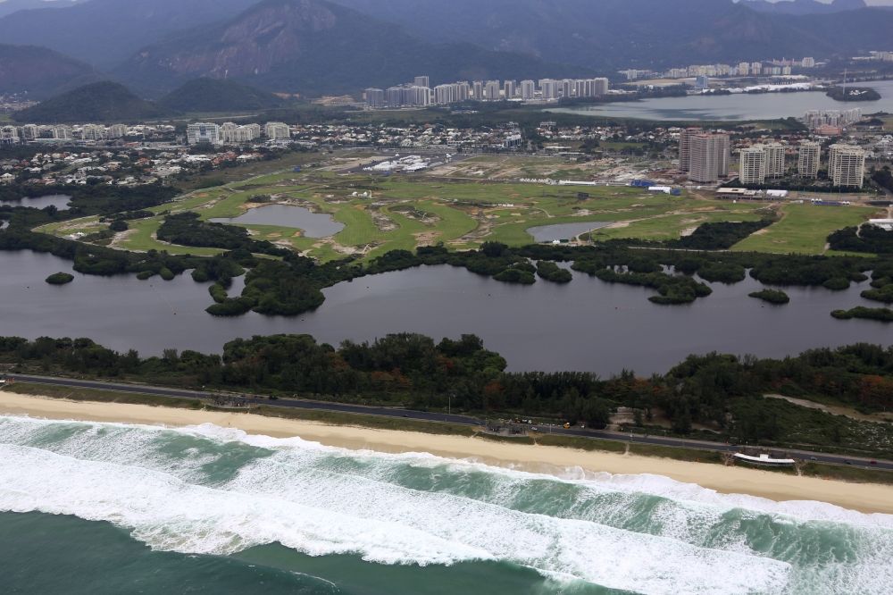 Rio de Janeiro aus der Vogelperspektive: Golfplatz in Rio de Janeiro in Brasilien