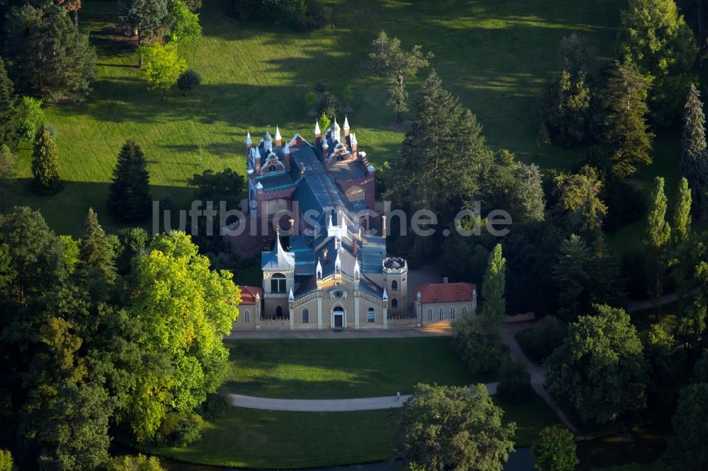 Luftbild Oranienbaum-Wörlitz - Gotisches Haus in Schochs Garten im Wörlitzer Park in Wörlitz in Sachsen-Anhalt