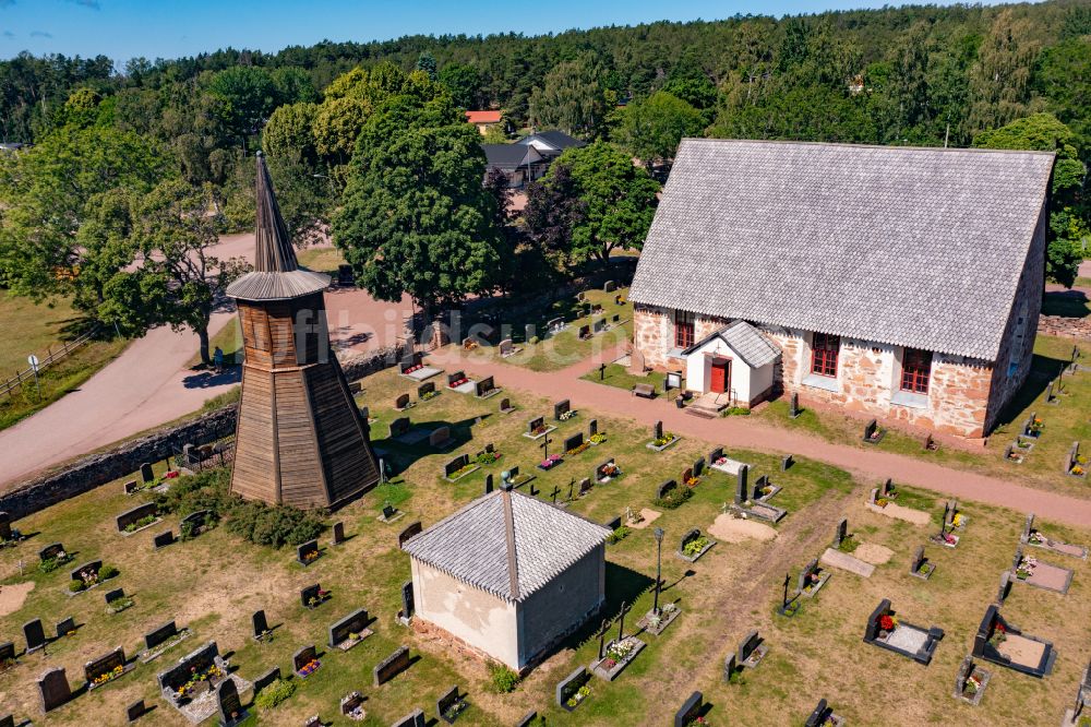 Luftbild Geta - Grabreihen auf dem Gelände des Friedhofes in Geta in Alands landsbygd, Aland