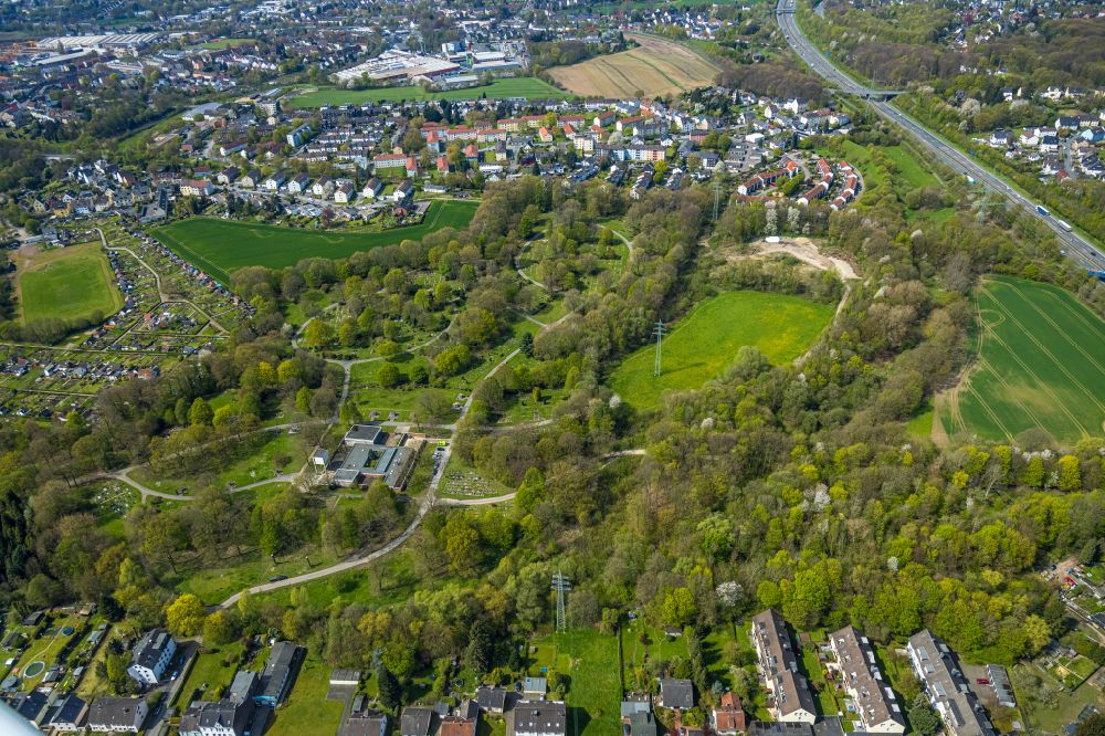 Luftbild Witten - Grabreihen auf dem Gelände des Friedhofes Hauptfriedhof in Witten im Bundesland Nordrhein-Westfalen, Deutschland