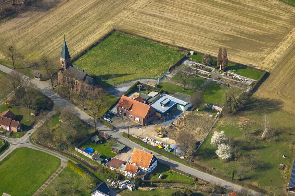 Luftbild Süddinker - Grabreihen auf dem Gelände des Friedhofes in Süddinker im Bundesland Nordrhein-Westfalen, Deutschland