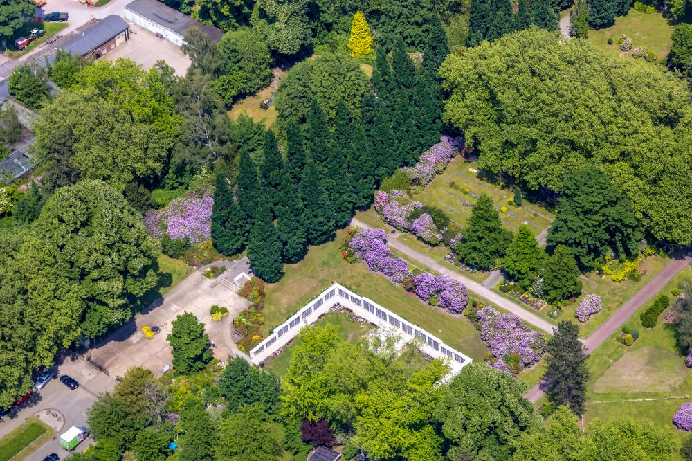 Luftaufnahme Herne - Grabreihen auf dem Gelände des Friedhofes Südfriedhof Herne in Herne im Bundesland Nordrhein-Westfalen, Deutschland