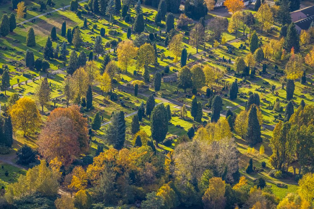 Luftbild Witten - Grabreihen auf dem Gelände des Friedhofes in Witten im Bundesland Nordrhein-Westfalen