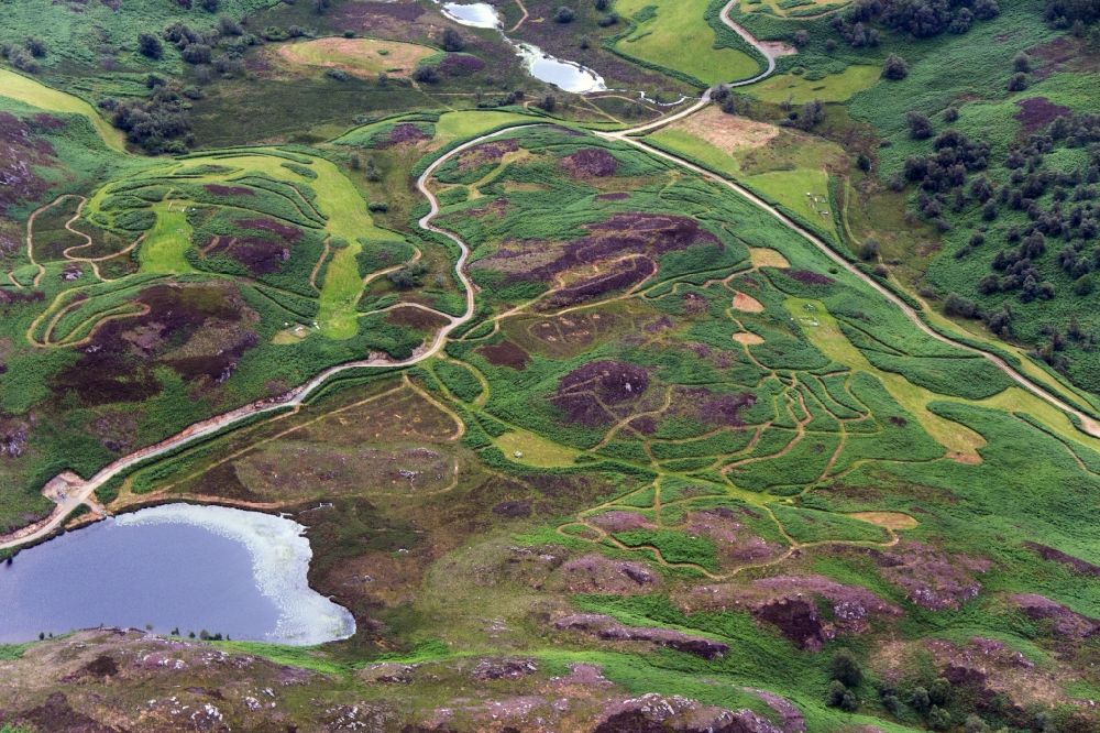 Luftbild Kingussie - Grampian Mountains im Highland von Schottland