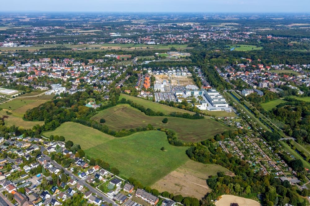 Luftbild Hamm - Grasflächen- Strukturen einer Feld- Landschaft entlang der Ahse in Hamm im Bundesland Nordrhein-Westfalen, Deutschland