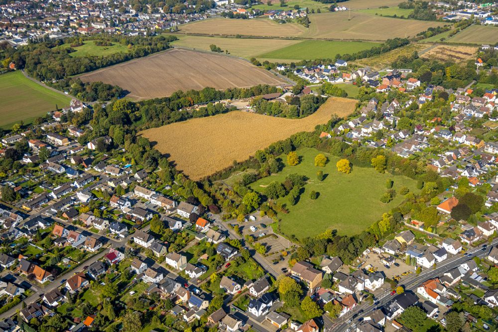 Luftaufnahme Unna - Grasflächen- Strukturen einer Feld- Landschaft an der Kleiststraße in Unna im Bundesland Nordrhein-Westfalen, Deutschland