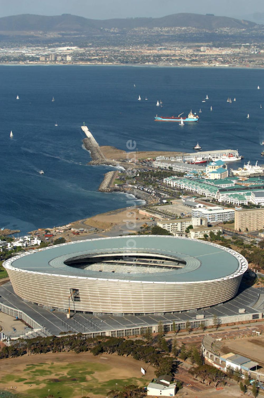 Kapstadt aus der Vogelperspektive: Green Point Stadion / Stadium in Kapstadt / Cape Town in Südafrika / South Africa