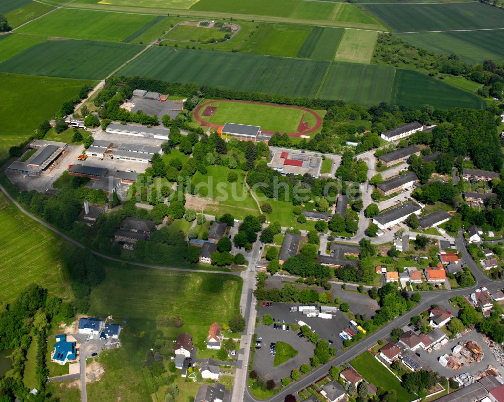 Luftaufnahme Alsfeld - Grün- farbiger Tennisplatz- Sportanlage in Alsfeld im Bundesland Hessen, Deutschland