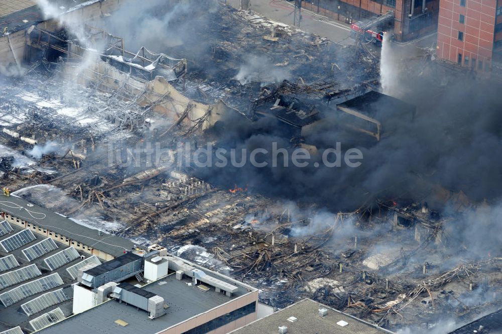 Berlin Spandau von oben - Großbrand einer Lagerhalle in Siemensstadt in Berlin-Spandau