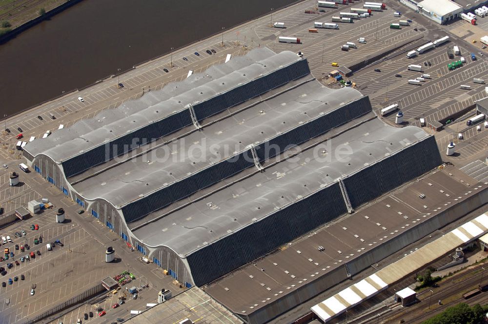 Luftaufnahme Hamburg - Grossmarkthalle im Oberhafen und HafenCity Hamburg