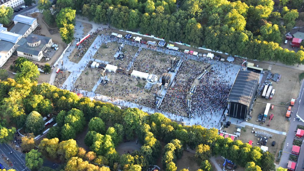 Luftbild Bonn - Großveranstaltung auf der Hofgartenwiese in Bonn im Bundesland Nordrhein-Westfalen, Deutschland