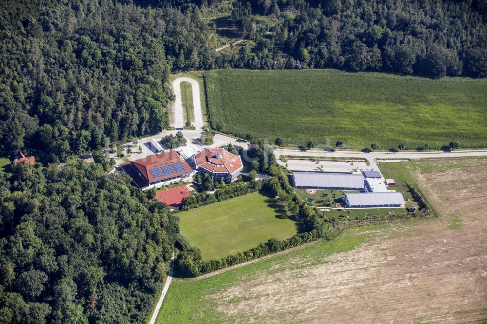 Luftbild Kronwinkl - Grund- und Mittelschule am Rande von Kronwinkl im Bundesland Bayern, Deutschland
