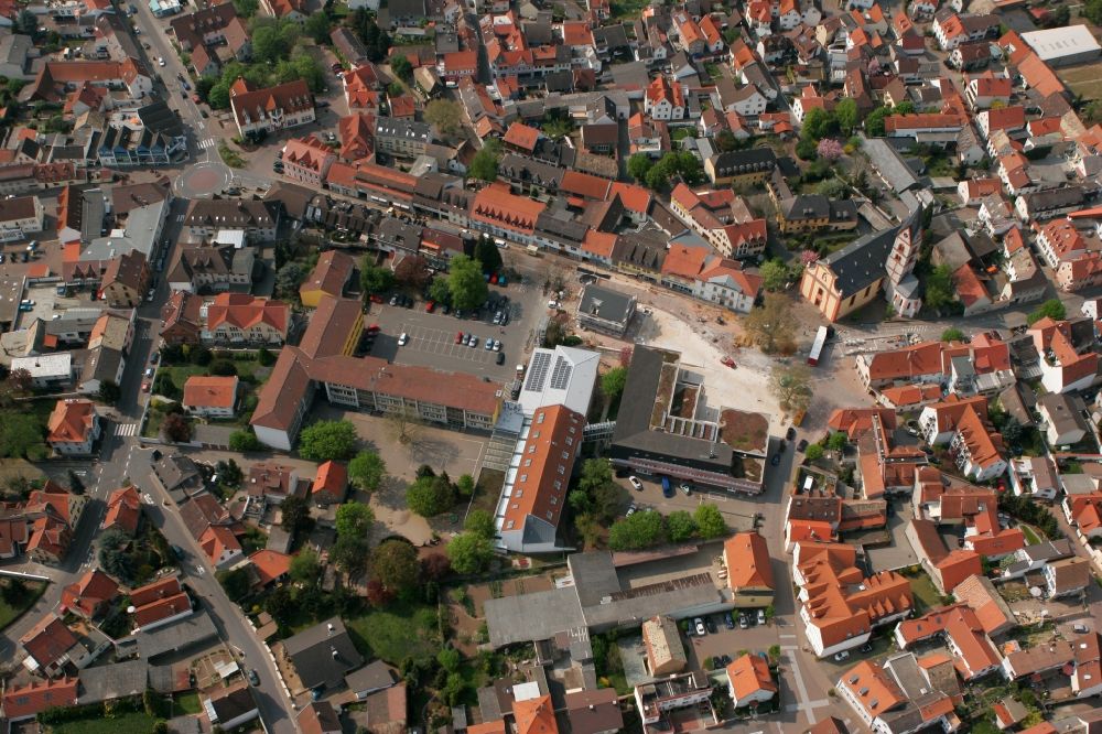 Luftbild Nieder-Olm - Grundschule in der Innenstadt von Nieder-Olm im Bundesland Rheinland-Pfalz