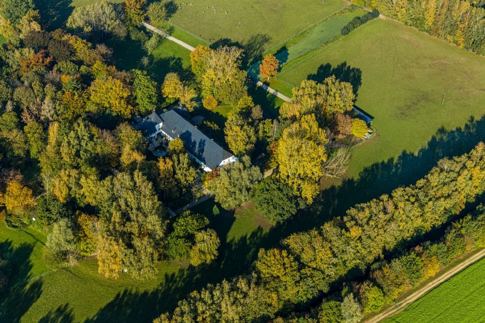 Geldern aus der Vogelperspektive: Gutshaus und Landgut Haus Diesdonk in Geldern im Bundesland Nordrhein-Westfalen, Deutschland