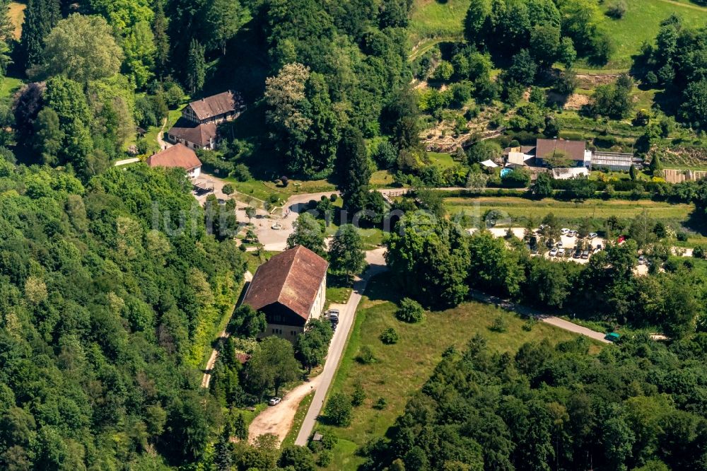 Ihringen von oben - Gutshaus und Landgut Hofgut Lilienhof in Ihringen im Bundesland Baden-Württemberg, Deutschland