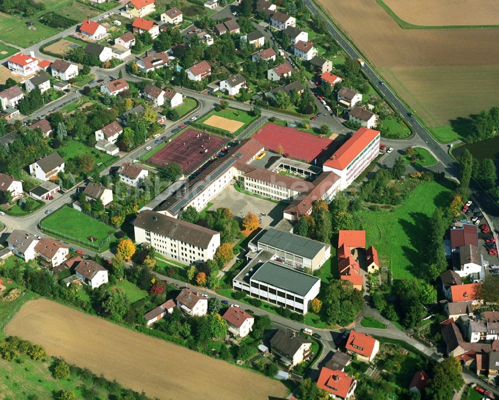 Wiesentheid von oben - Gymnasium Steigerwald-Landschulheim in Wiesentheid im Bundesland Bayern, Deutschland