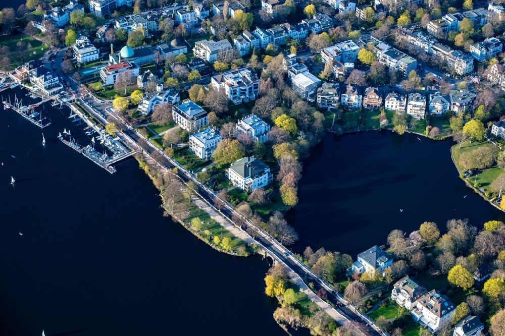 Luftbild Hamburg - Häuser und Straßenzug Schöne Aussicht am Uferbereich zwischen Außenalster und dem Feenteich im Ortsteil Uhlenhorst in Hamburg, Deutschland