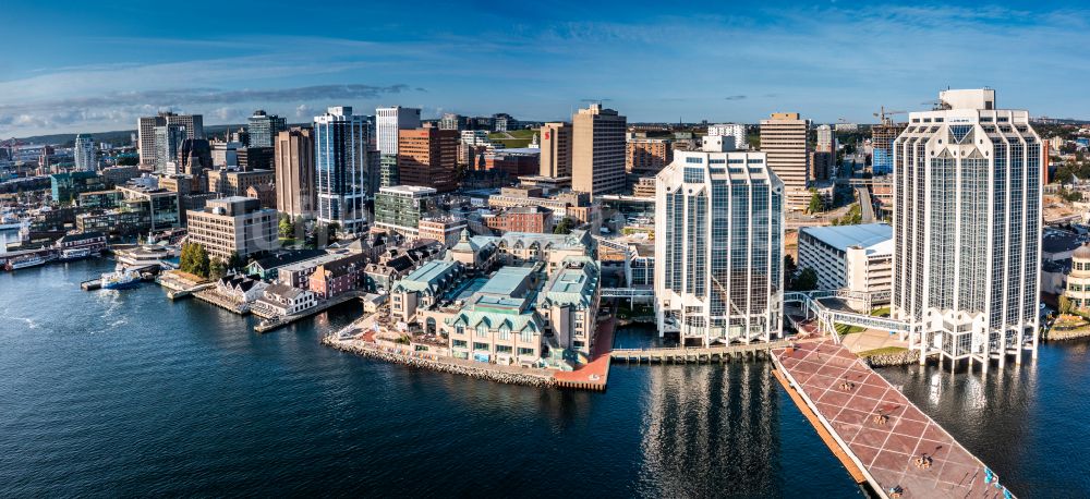 Halifax von oben - Hafen am Küstenbereich Atlantischer Ozean in Halifax in Nova Scotia, Kanada